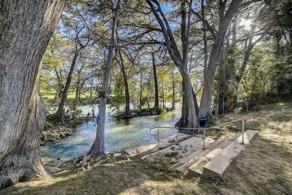 Walk To Schlitterbahn, River Access & Pets Ok Apartment New Braunfels Exterior photo